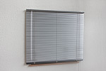 VICTORIA M Aluminium Jalousie f&uuml;r Fenster und T&uuml;ren - Fenster Frontaufnahme