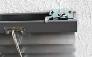 Jalousien Wandhalterung f&uuml;r Fenster und T&uuml;ren